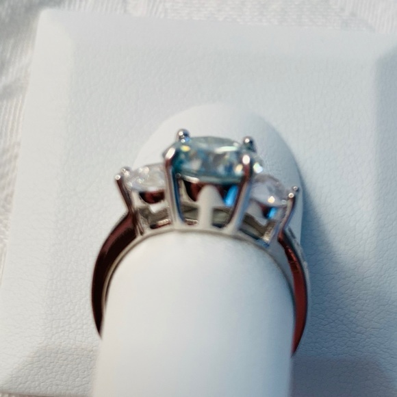 🎉HP🎉 2.6 Ct VVS1 Sky Blue Moissanite Ring, Sz 6 - Picture 3 of 8